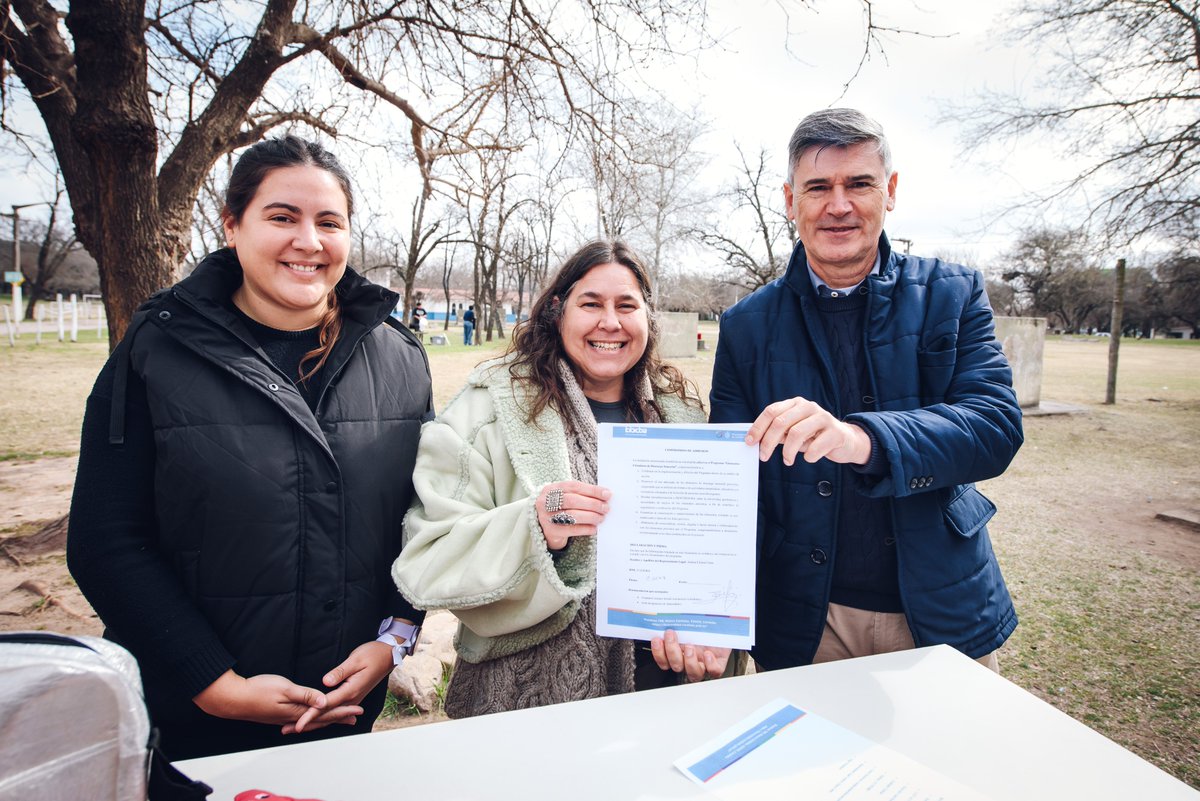 🫱🏼‍🫲🏼 En ese marco, el Intendente firmó un convenio con la fundación para sumarse al programa "Producto de Descarga Sensorial" del <a href="/BioCba/">Ente Municipal BioCórdoba</a>, que impulsa inclusión y calidad de vida para personas con autismo y neurodivergencia a través de la economía circular.