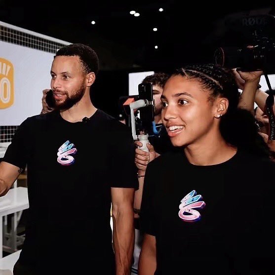 the best shooter in the world next to steph curry wow