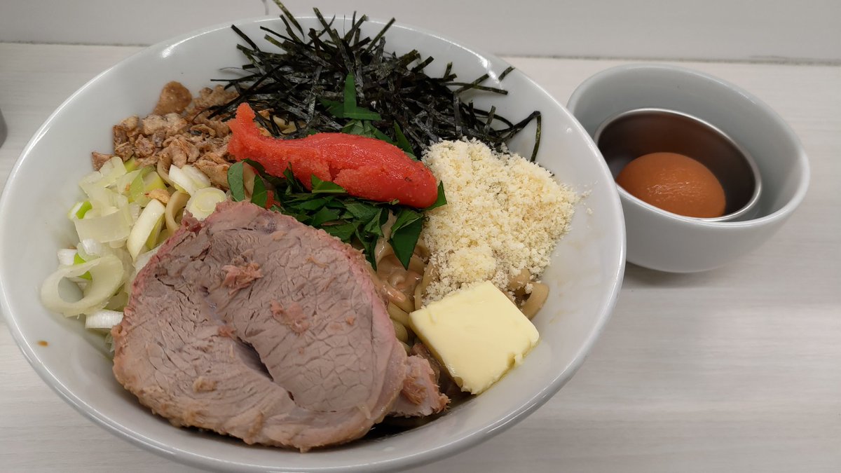 RAMEN .R長居店
明太バターまぜそば300、豚マシ、生玉子

以前の明太バターまぜそばとは違った方向性、バターと醤油味がめっちゃ旨い！アクセントに入れられた紫蘇が爽やかにリセットしてくれるので、すぐまた麺をすすりたくなる

たいがさん、ユウスケさん、さわさん、ごちそうさまでした！