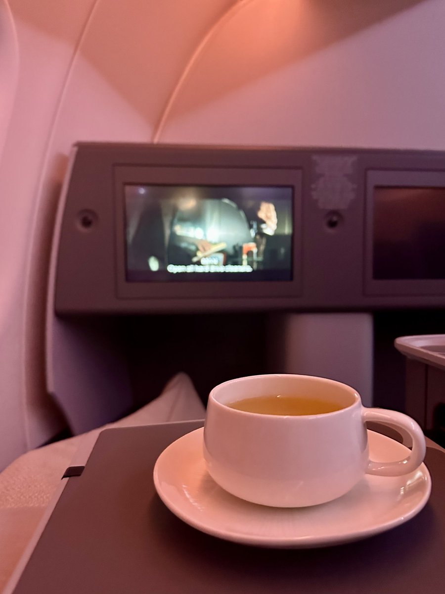 Couldn’t have chosen a more eventful day to fly into BOM but rather smooth sailings given the kind of disruptions I was anticipating. 

Clinically done by <a href="/airindia/">Air India</a>👌🏻

I can tweet this from 35,000 ft but apparently not send a WA message.