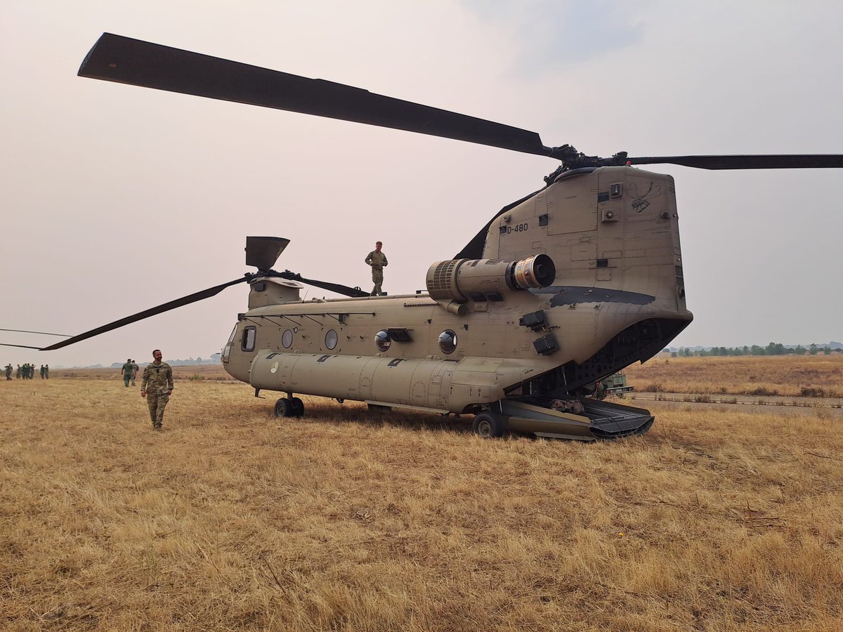 Ministerio del Interior (@interiorgob) on Twitter photo 🚁 Dos helicópteros #Chinook han llegado hoy a la base aérea Virgen del Camino #León para participar en la extinción de incendios.
🇪🇸🇳🇱 Las dos aeronaves han sido aportadas por Países Bajos a través del Mecanismo Europeo de Protección Civil, activado por <a href="/interiorgob/">Ministerio del Interior</a>. 🚁 Dos helicópteros #Chinook han llegado hoy a la base aérea Virgen del Camino #León para participar en la extinción de incendios.
🇪🇸🇳🇱 Las dos aeronaves han sido aportadas por Países Bajos a través del Mecanismo Europeo de Protección Civil, activado por <a href="/interiorgob/">Ministerio del Interior</a>.