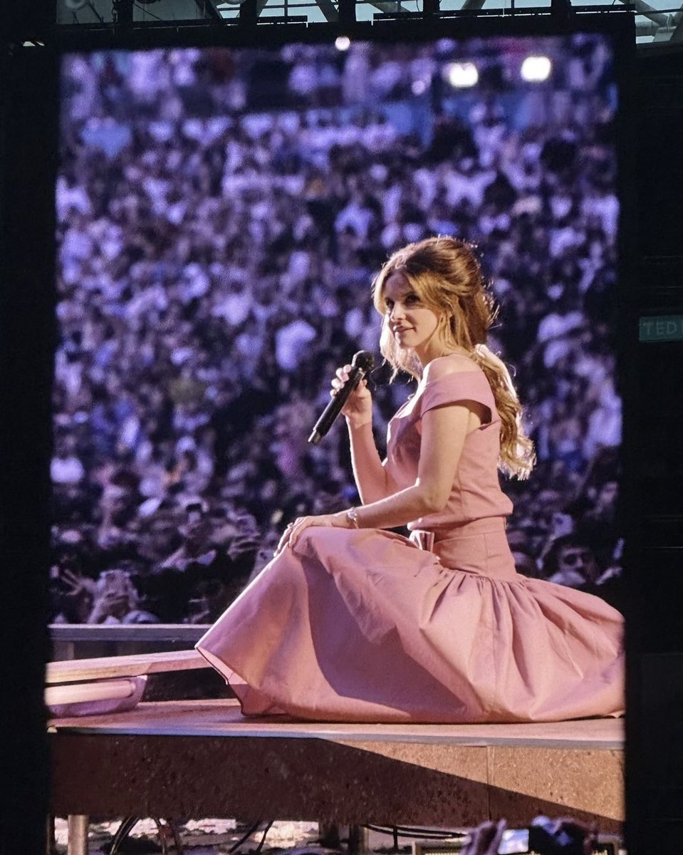 lana archives tweet media