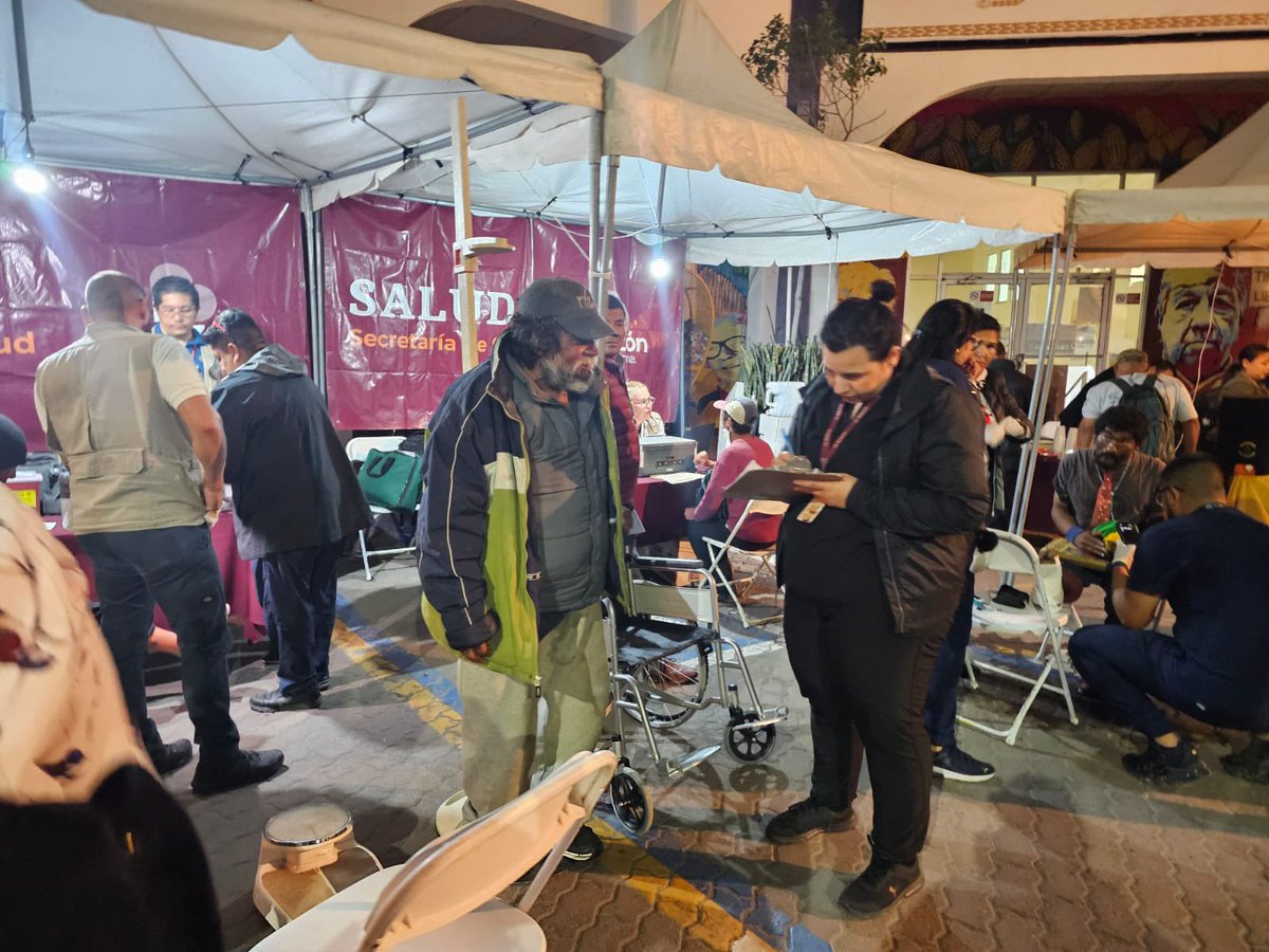 Bety_Olivares's tweet photo. La semana pasada en coordinación con el Gobierno del estado de Baja California, el municipal de #Tijuana y Gobierno de México realizamos el primer censo nocturno de personas en situación de calle y de movilidad.

Sin duda fue una excelente experiencia en la que cada un@ de l@s servidores públicos puso el ejemplo de que con empatía, solidaridad y unidad en los gobiernos de la transformación trabajamos para garantizar el bienestar de tod@s.

Junt@s somos #SembradoresDePaz 🇲🇽❤️