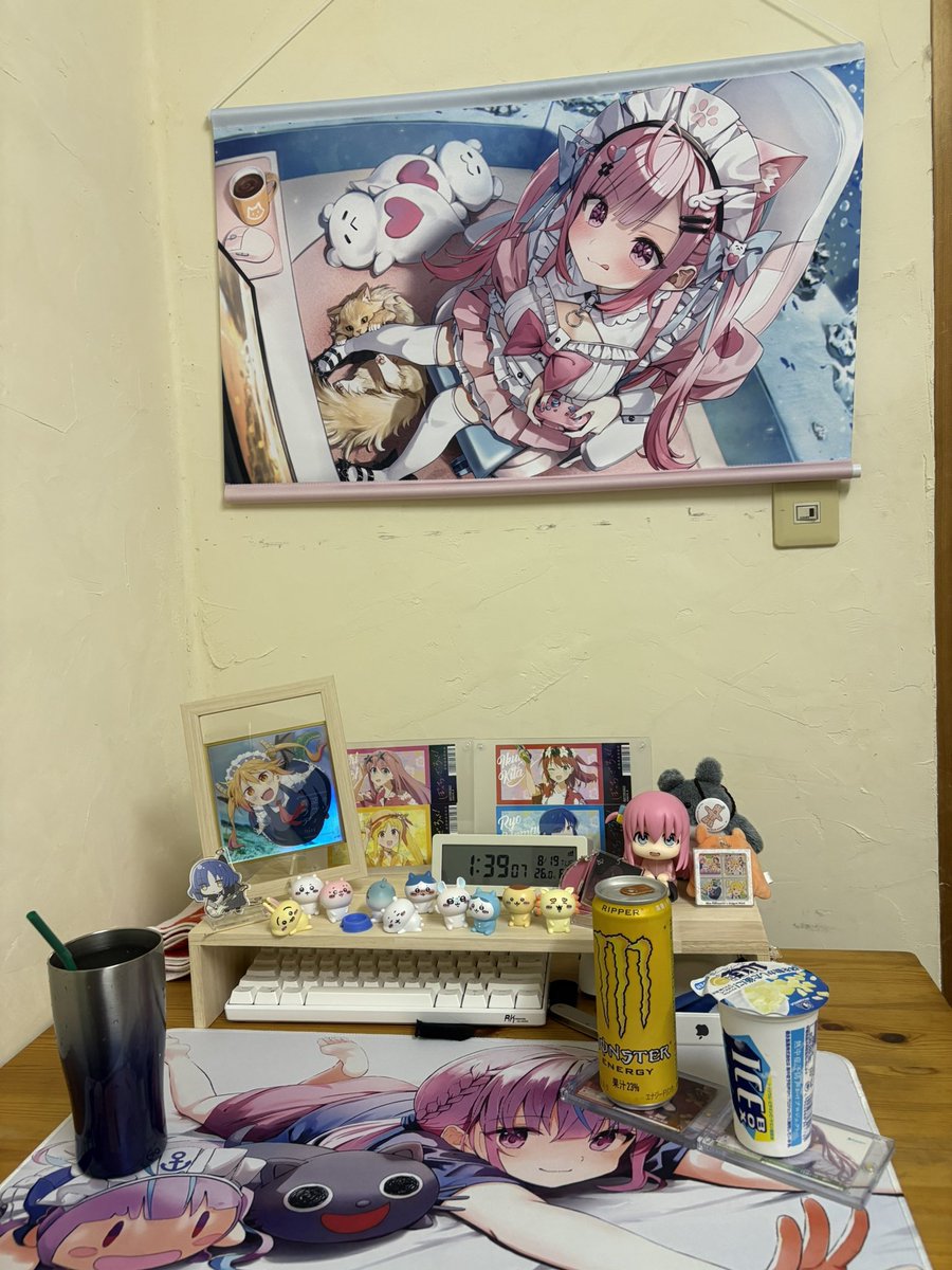 夜食的な、？#結城さくな #ぼっちざろっく #小林さんちのメイドラゴン #ちいかわ #モンスターエナジードリンク