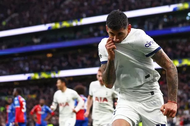 🎙️| Cristian Romero:

“I love this club. For me this club is the best in the world.” ©️🤍

[<a href="/SpursOfficial/">Tottenham Hotspur</a>]