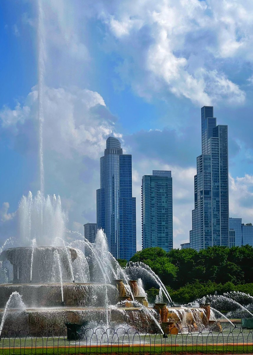 Ian Loynd tweet media