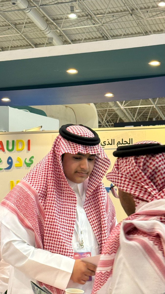 FoxEnglishSa's tweet photo. سعدنا في #فوكز_إنغليش بلقاء طلاب ومعلمين وأولياء أمور تعرّفوا على #تعلم_الإنجليزية بالعربية بطريقة سهلة وسريعة في 7 أيام فقط!
 زورونا في #معرض_العودة_للدراسة واستفيدوا من عروضنا

#العودة_للدراسة
#عوده_المعلمين_والمعلمات
#مدارس #مدارس_أهلية #مدارس_عالمية https://t.co/zNzI7Sgflf