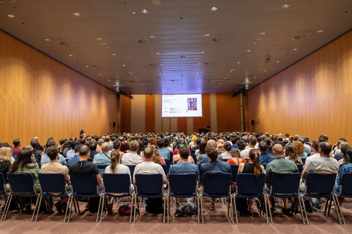 CCIB_Forum's tweet photo. 🧬 The Evolutionary Biology Congress #ESEB2025 brings together this week at the @CCIB_Forum over 1,900 scientists from 60 countries. 🌍

From August 18 to 22, the CCIB becomes the hub of cutting-edge science in evolutionary biology, with a program that includes 50 symposia and multiple parallel sessions

This congress attracts experts from disciplines such as genomics, paleontology, developmental biology, evolutionary medicine, and biodiversity, among others.

Welcome! 

@Fira_Barcelona @eseb2025
