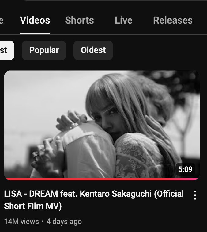 zxzylalisa's tweet photo. "Lisa is ruing the Seoul City hype" does is it even made a noise?! 😭 https://t.co/e0blc57uMQ