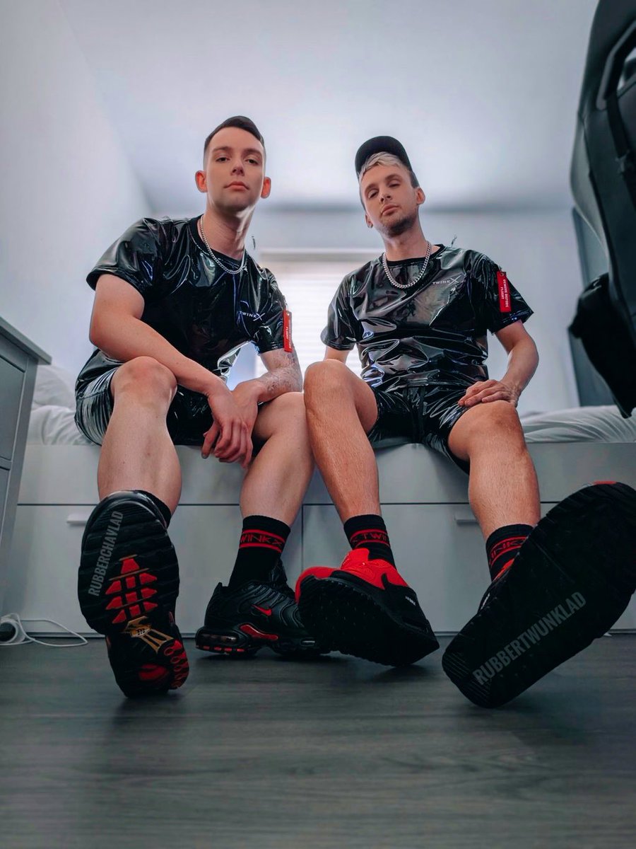 Who wants to worship two shiny lads in <a href="/twinkx_official/">twinkx</a> gear?😈
<a href="/RubberChavLad/">尺ㄩ乃乃乇尺匚卄卂ᐯㄥ卂ᗪ</a>