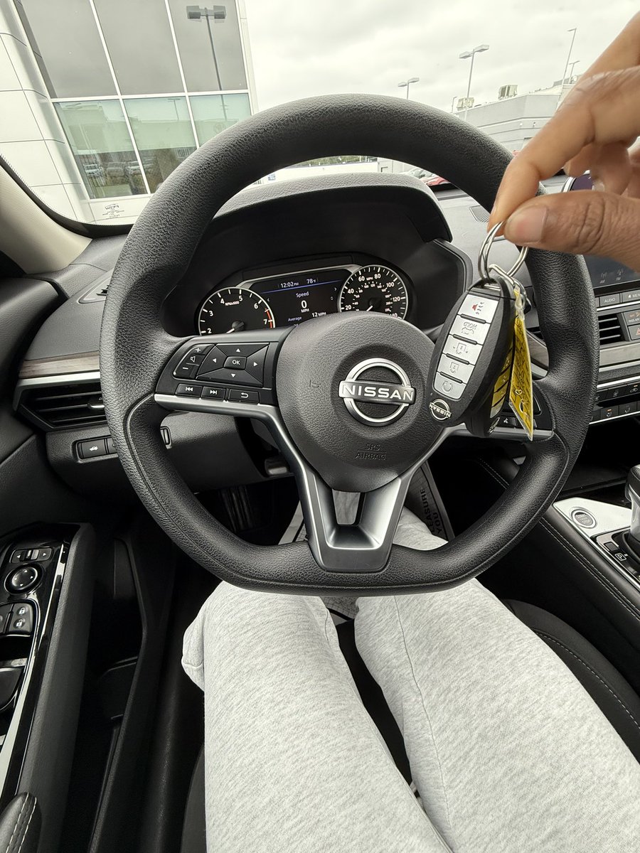 CC (@c4chlo) on Twitter photo 