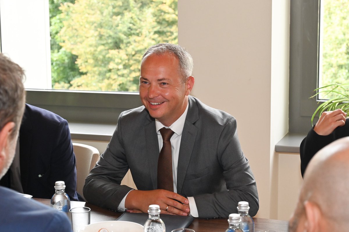 pranevicius's tweet photo. Had the pleasure of meeting @GianlucaRocco_, Head of the International Organization for Migration (IOM) Subregional Office in Brussels. Reaffirmed 🇱🇹support for IOM’s work &amp; continued constructive cooperation. Discussed migration, migrant rights &amp; support to 🇺🇦 refugees https://t.co/MqISWEbLz7