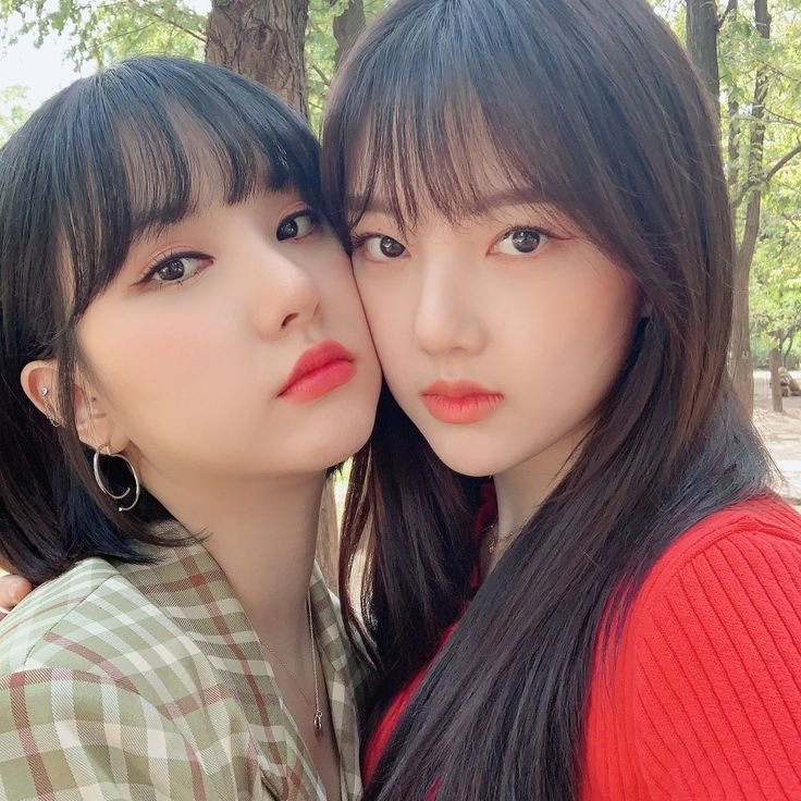 picsofeunha's tweet photo. Happy birthday to the prettiest cutest yerin!! 💜
#happy_yerin_day https://t.co/7G2yhvh4PF
