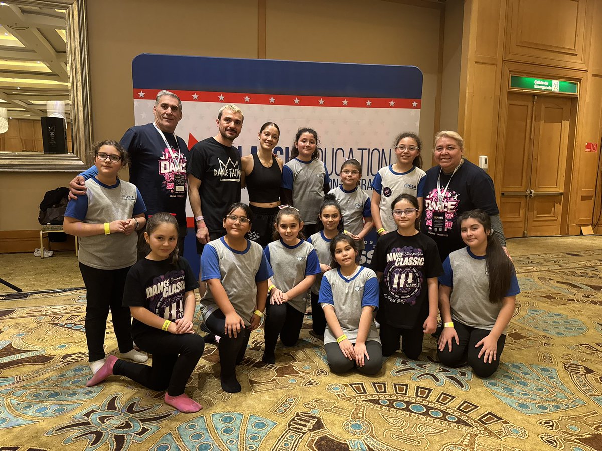 DanceClassicCL's tweet photo. Día 3: cerramos con broche de oro nuestra #thedanceconference2025 
Agradecemos a todos quienes participaron y esperamos verlos en una próxima oportunidad! https://t.co/DQhfD81yTi
