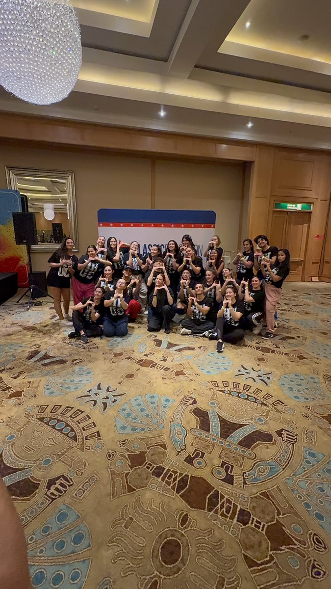 DanceClassicCL's tweet photo. Día 3: cerramos con broche de oro nuestra #thedanceconference2025 
Agradecemos a todos quienes participaron y esperamos verlos en una próxima oportunidad! https://t.co/DQhfD81yTi