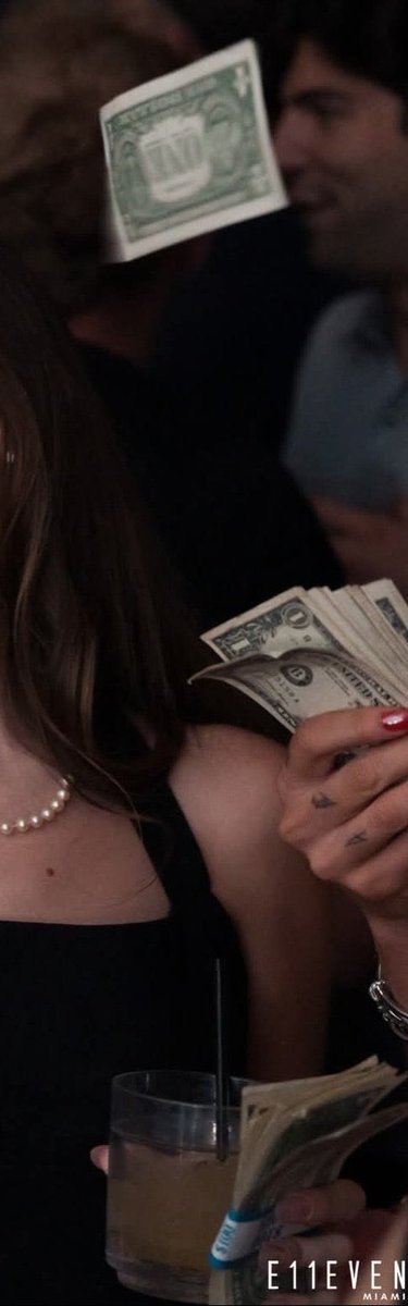 justice4LiamWeb's tweet photo. Did you remember Gimme the money? Well it seems she got it !! At the stripclub This is Kate The Snake #ExposeKateCassidy #KateCassidyIsAFraud https://t.co/EhJiF0j4b4