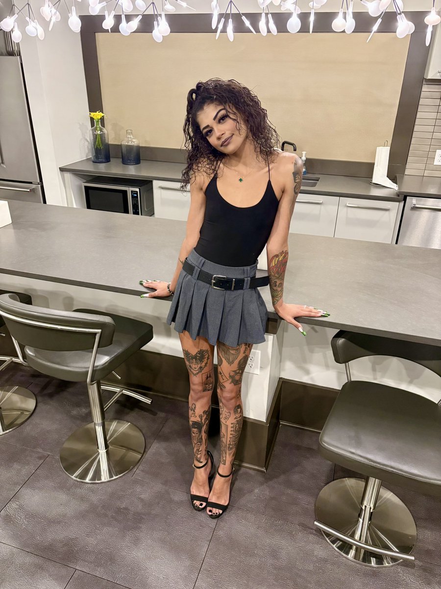 sosadadonn's tweet photo. 🖤🖤 https://t.co/5KIgTDr7lX
