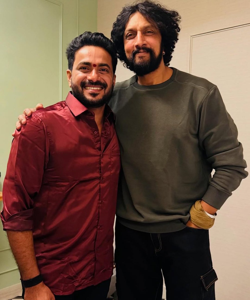 𝔸𝕒𝕕𝕚 𝕊𝕦𝕕𝕖𝕖𝕡𝕚𝕒𝕟 (@aadisudeepian) on Twitter photo An unforgettable moment with the great Meru Nata A true cinema lover who celebrates every good film in his own unique way. Feeling blessed to have met such a wonderful personality. With all my love and respect to you sir
-#JPThuminad via IG Post❤️
#SuFromSo <a href="/KicchaSudeep/">Kichcha Sudeepa</a> Boss👑 An unforgettable moment with the great Meru Nata A true cinema lover who celebrates every good film in his own unique way. Feeling blessed to have met such a wonderful personality. With all my love and respect to you sir
-#JPThuminad via IG Post❤️
#SuFromSo <a href="/KicchaSudeep/">Kichcha Sudeepa</a> Boss👑