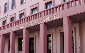 Adalet Bakanlığı personel sayısı yaklaşık 215000 kişi olduğu yerde 90000 TL teklif çok absürt olmuştur.
#VakıfbankAdaleteGel