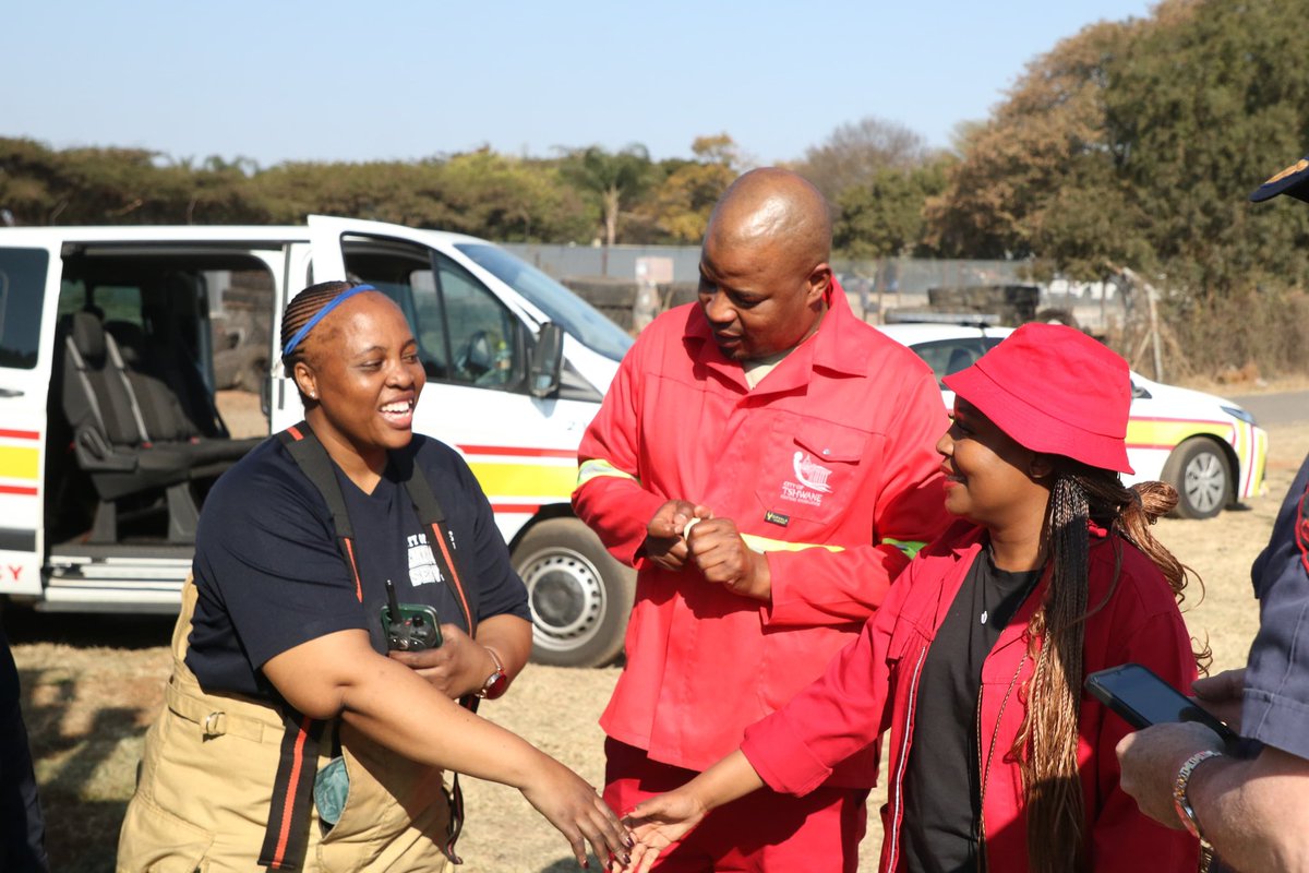 MMC_Tshegofatso's tweet image. Black women in the EMS are on the frontline every day, proving that our communities are in capable hands. We don’t need private fire fighters when we have committed men and women who embody the vision of building strong, in-house capacity. no invoice required, only service. ♥️🫶