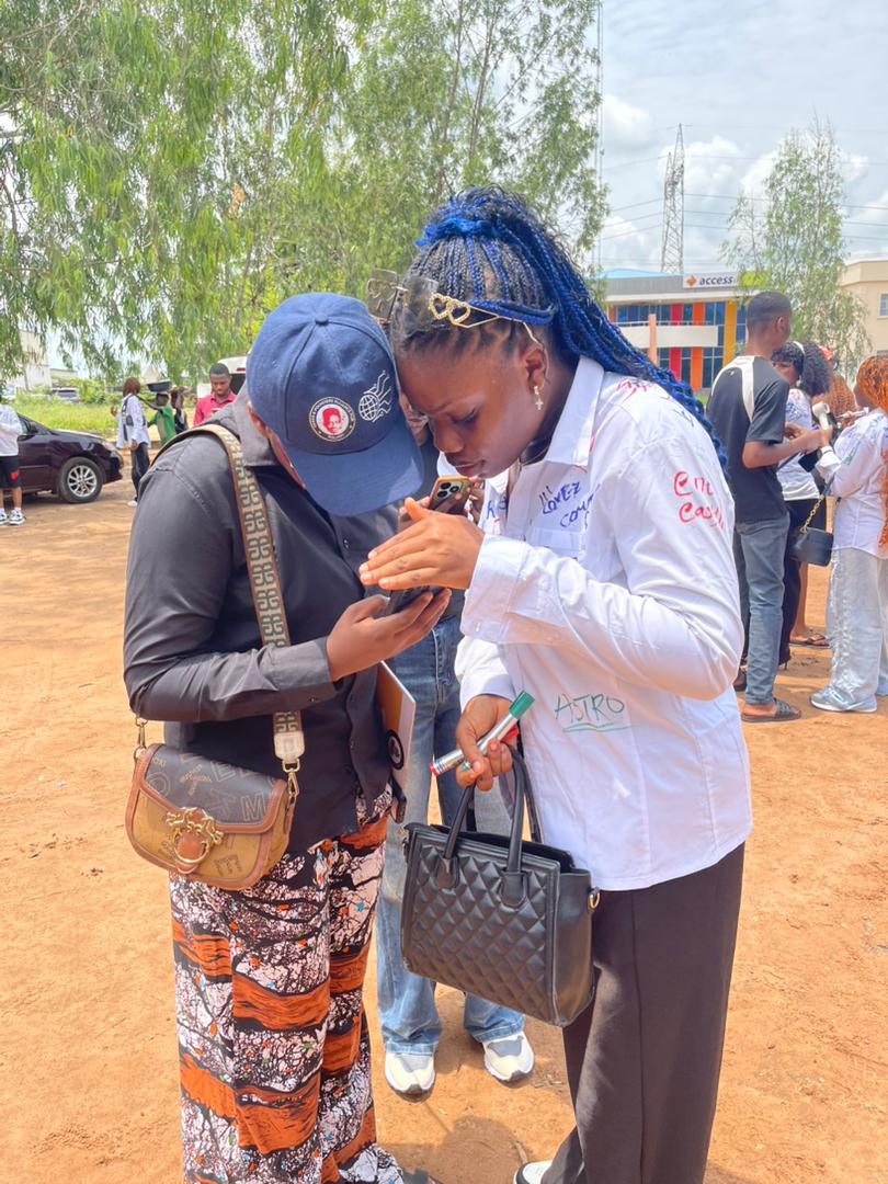 Gefasoludo's tweet image. GEFAS #MobileTechHub successfully toured UNIZIK, providing free WiFi and digital access to students at key locations. A successful initiative, reaching 1,520 students. With 65% connecting directly to #SoludoSolution administration, we&apos;re creating a digital bridge!
#SolutionWiFi