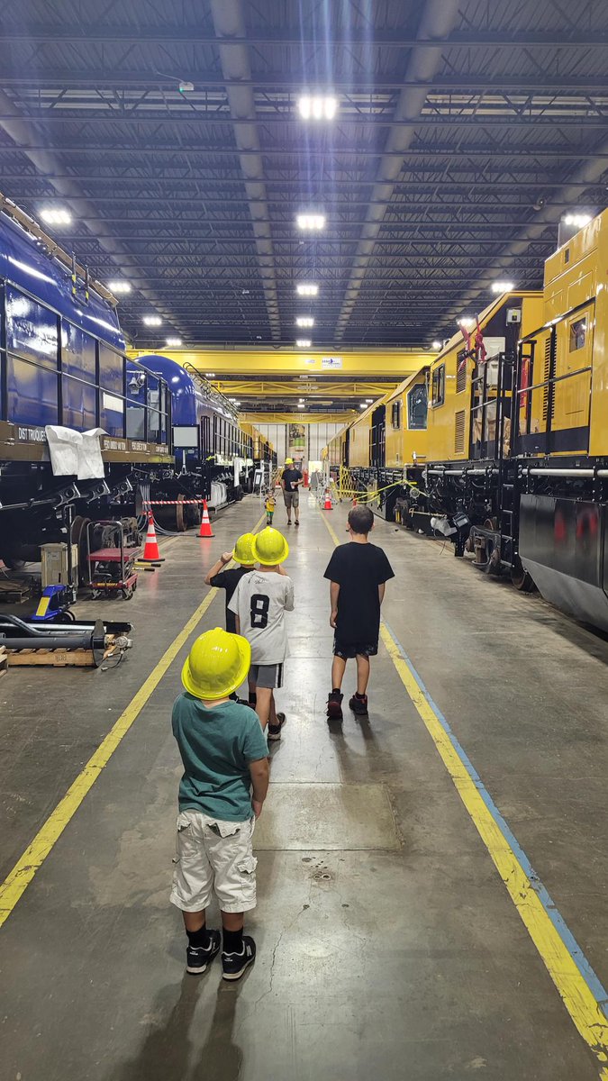 The Loram Working Parents Network held the 5th Annual WPN Friends &amp; Family Open House at Loram's headquarters this past weekend! Tours, ice cream, goodie bags and kid friendly activities were enjoyed by all! 🚂 #loram #loramculture #loramevent