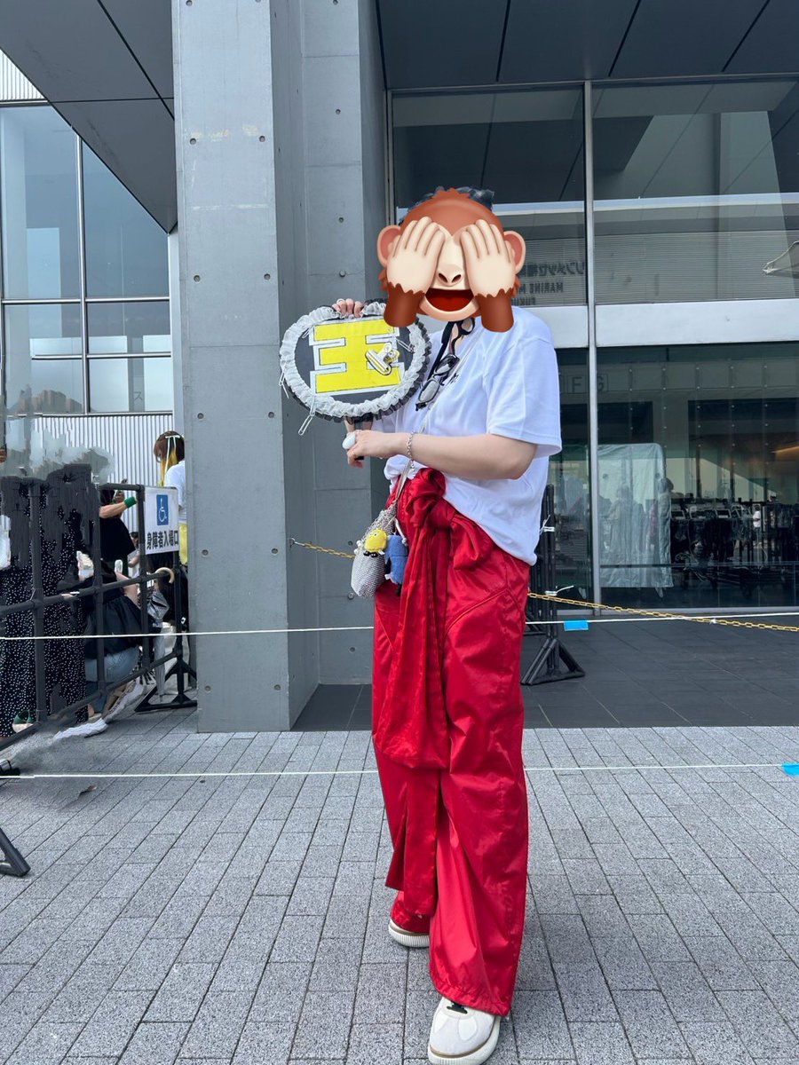 RikaTama7's tweet photo. 福岡遠征のおもひで。。。
玉さんのCheatと同じ様なの作って着ていただよ꒰ᐢɞ̴̶̷ ·̫ ɞ̴̶̷ᐢ꒱
うちわはマグネットイメージだよ🧲
資さんうどん行ったよね☝️☝️☝️
初とりかわ美味しかったね🤤
割烹よし田はマストだよね☝️☝️☝️
鯛茶は2倍量だったってIt's all right🎶🐟🐟
 #KisMyFt2_MAGFACT https://t.co/u32mtJPQqe