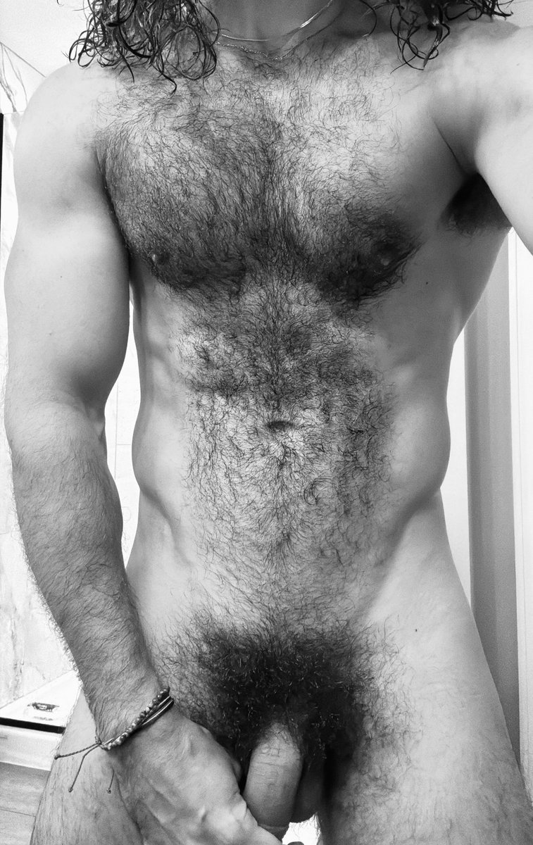 It’s #monochromemonday 🖤🤍 #hairybush