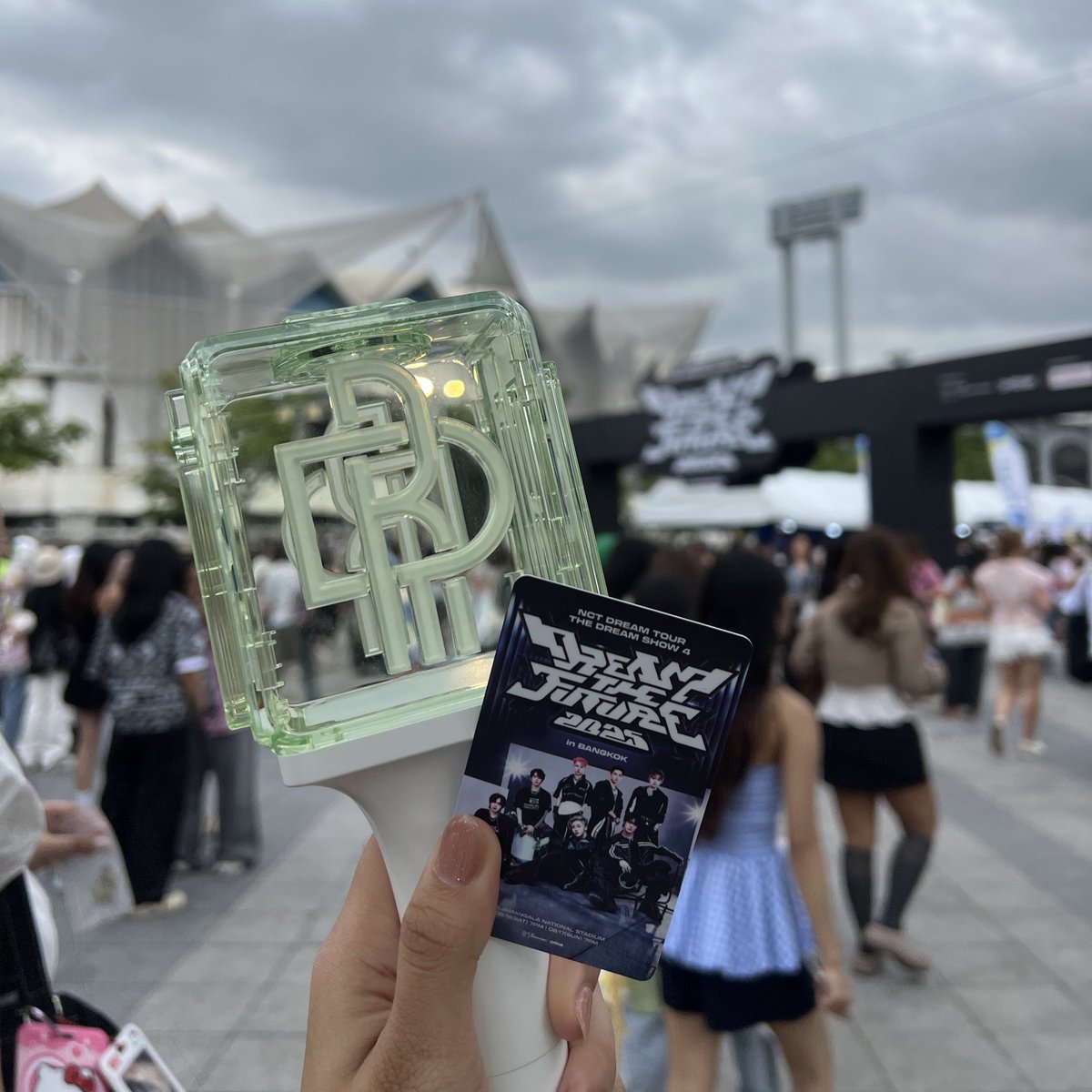 __bambamak's tweet photo. รักลูกอ้วมมม รักน้องดรีมมมม💚💚💚

#THEDREAMSHOW4_in_BKK
#THEDREAMSHOW4_BANGKOK https://t.co/bLHnrhY8d7