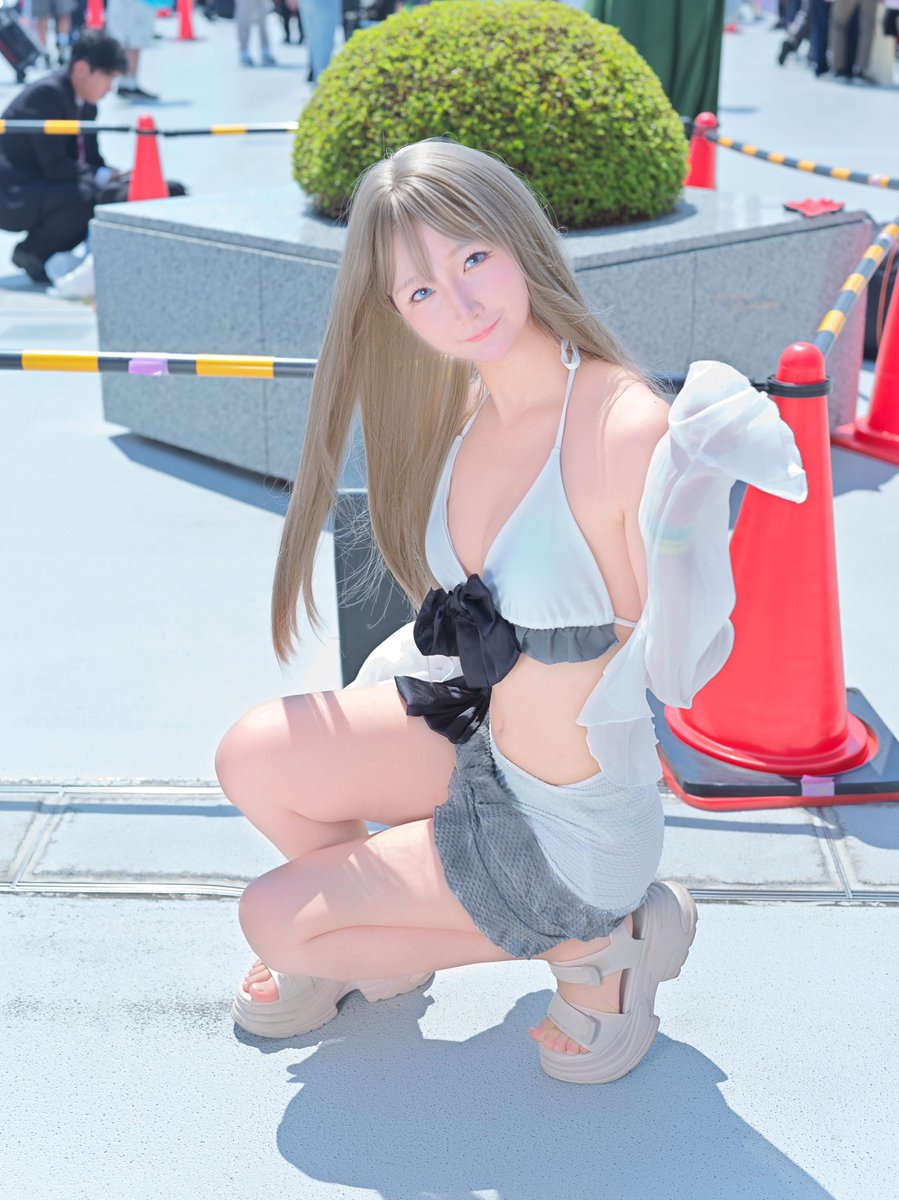 ike_sumitax's tweet photo. 【 ⚠︎ cosplay / コスプレ/ ぶいすぽっ！/vspo! 】

英 リサ /  💐

2023 水着衣装💞
初コミケ楽しかった🫶

photo ：kaiさん

#c106 #c106_コスプレ #C106cos #C106コスプレ https://t.co/2znPFDpUfR