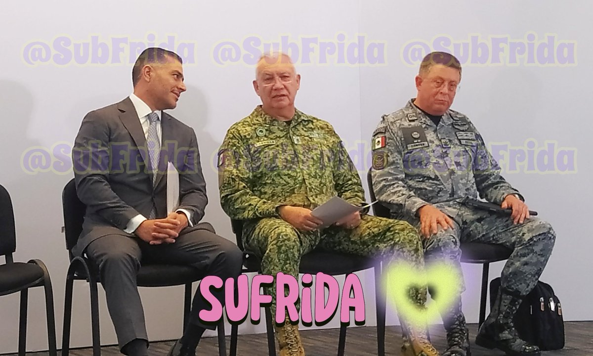 SuFrida༺❤️🔥༻ (@subfrida) on Twitter photo Blindan la salida sur de #Culiacán, previo a la llegada de Omar García Harfuch y el #GabineteDeSeguridad. #Harfuch, encabeza la Ceremonia de entrega de patrullas a la policía estatal y una firma de convenio entre la Secretaría de Defensa y el Gobierno de Sinaloa.
<a href="/OHarfuch/">Omar H Garcia Harfuch</a> Blindan la salida sur de #Culiacán, previo a la llegada de Omar García Harfuch y el #GabineteDeSeguridad. #Harfuch, encabeza la Ceremonia de entrega de patrullas a la policía estatal y una firma de convenio entre la Secretaría de Defensa y el Gobierno de Sinaloa.
<a href="/OHarfuch/">Omar H Garcia Harfuch</a>