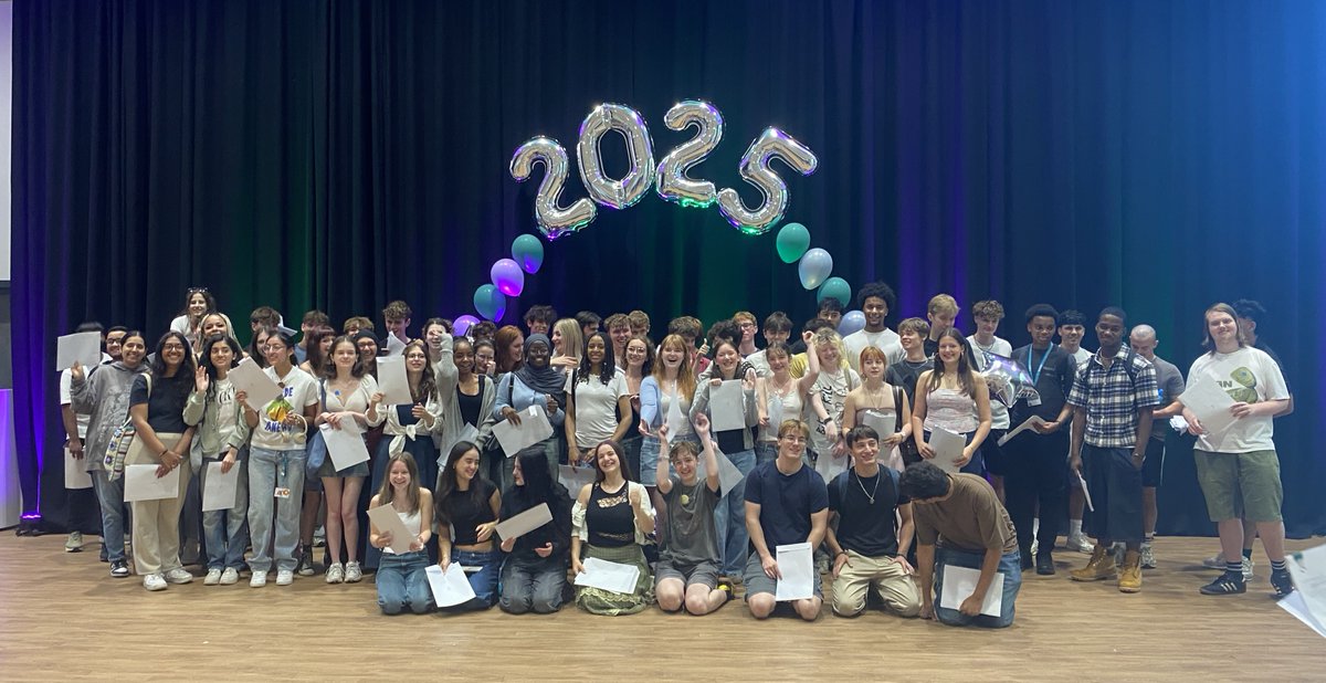 Congratulations to our outstanding Year 13 students on their excellent results last week!

Your hard work and dedication have truly paid off. We wish you every success in your future endeavours.

#RoundhaySchool #Y13Results #BrightFutures #WeAreRoundhay