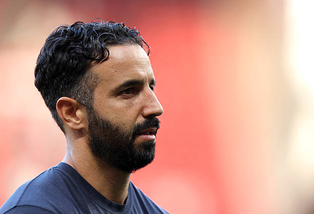 هل هو مدرب المرحله في قطب مانشستر