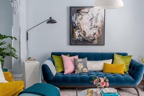 Give your cheap standing lamp a luxurious upgrade with these simple tricks. advisorstream.com/read/trendspot…