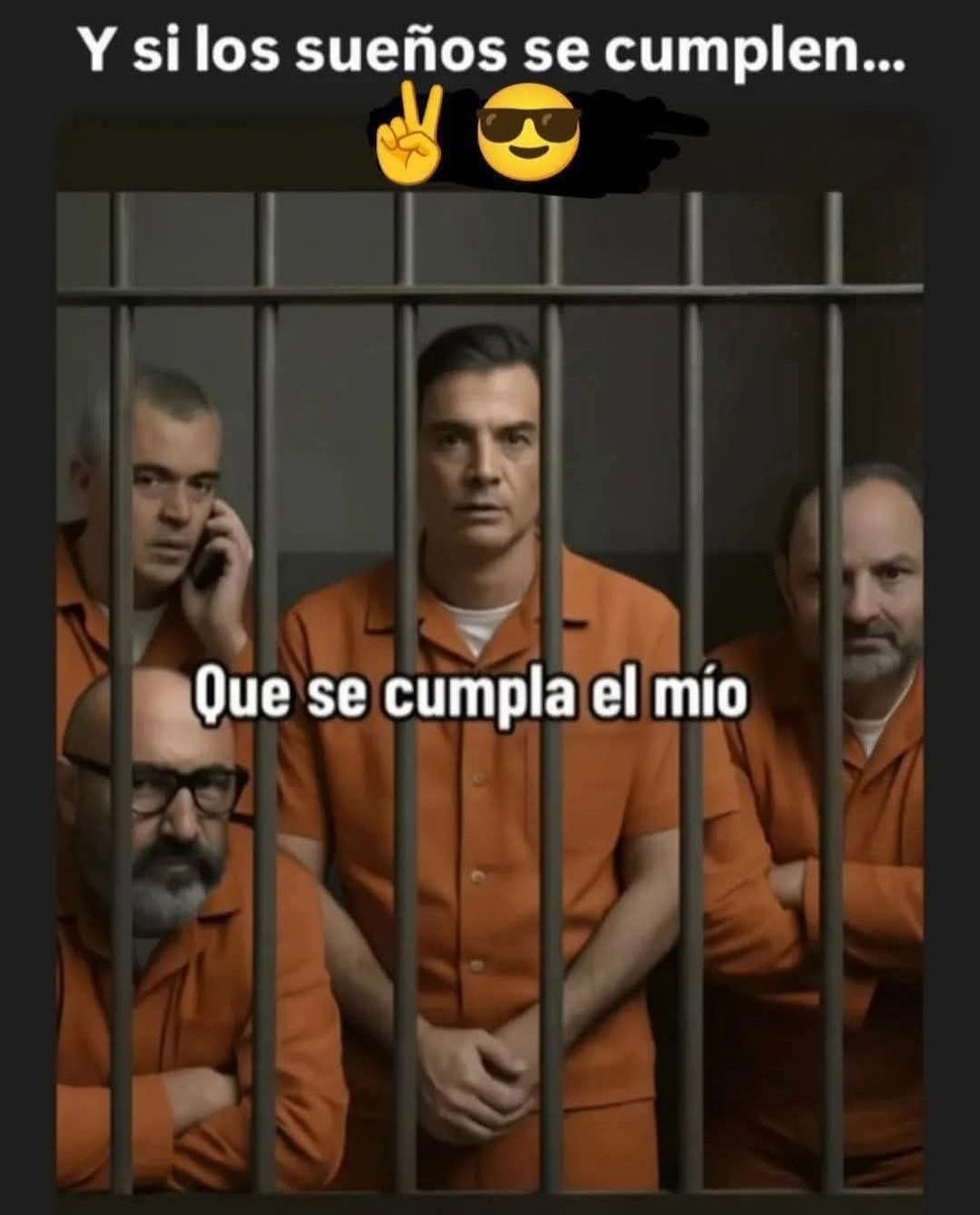 Me duele él alma está imagen porque después de cómo lo están pasando sofocando ése infierno 🚒Muchos no valores sus esfuerzos y no estén cotizados como sé merecen.Porque hay están arriesgando sus vidas:Es él trabajo más peligroso y malo morir quemado.Dios les proteja siempre 🙏🏾
