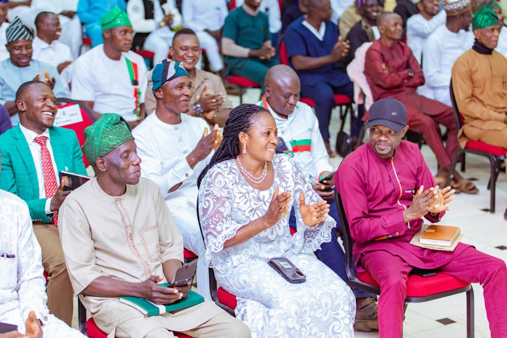 Aisha Muhammad Aliyu (@aishamuhammad40) on Twitter photo PLATEAU PDP COUNCILLORS UNITE IN ENDORSING GOVERNOR MUTFWANG FOR SECOND TERM
The wave of endorsements for Plateau State Governor, Barr. <a href="/CalebMutfwang/">Caleb Mutfwang</a> has continued to gather momentum. The latest to pledge their support are councillors representing various electoral wards across PLATEAU PDP COUNCILLORS UNITE IN ENDORSING GOVERNOR MUTFWANG FOR SECOND TERM
The wave of endorsements for Plateau State Governor, Barr. <a href="/CalebMutfwang/">Caleb Mutfwang</a> has continued to gather momentum. The latest to pledge their support are councillors representing various electoral wards across