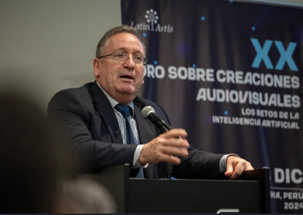 En el XX Foro Latin Artis, Abel Martín recordó: “Necesito emocionarme con lo humano. No quiero conectarme con un actor sintético”. Un cierre contundente en defensa de la creatividad frente a la IA cutt.ly/KrHLjaK3
#CreatividadHumana #IAética #IADA #LatinArtis