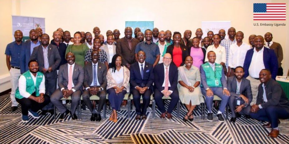 U.S. Embassy Uganda's newly arrived Deputy Chief of Mission, Mikael (Mika) Cleverley, opened a weeklong Public Health Emergency Management training to strengthen the outbreak response skills of Ugandan public health experts. Two Ugandan epidemiologists, recently trained at 🇺🇸