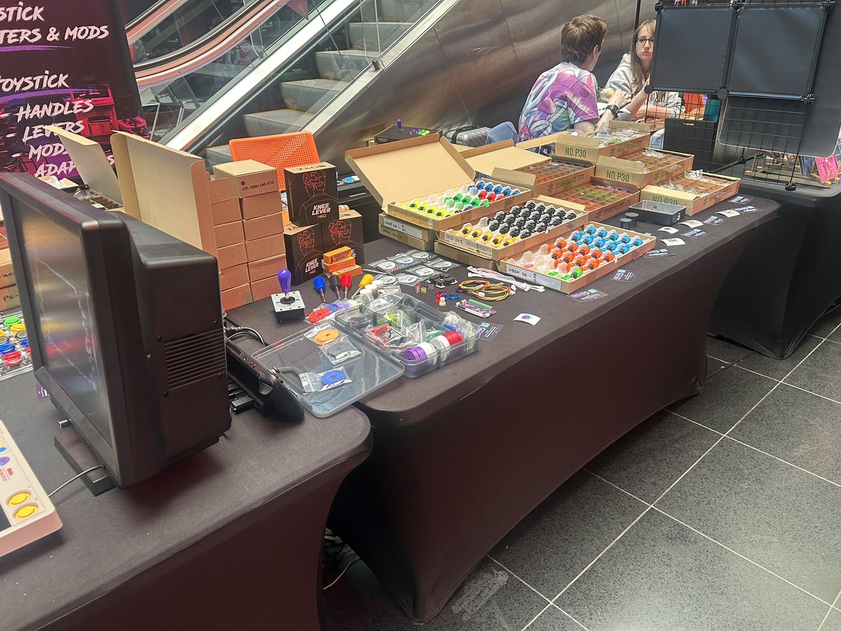 ArcadePartsUK's tweet photo. We had a great weekend at #vsfighting lots of chats with people and we were blown away by the support from everyone.
Huge thanks to @electronicdojouk for having us there! https://t.co/qeNwzjznZ9