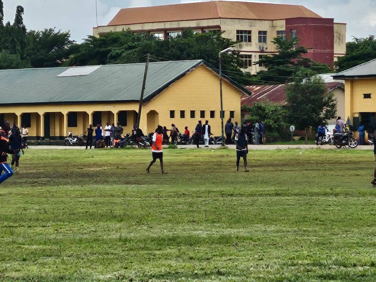 abdullahiyaro15's tweet image. 🚨PICTURES:Ranchers Bees opening screening begins at Rimi College in Kaduna.

Thank my leader @B_ELRUFAI and Sadiq Umar.