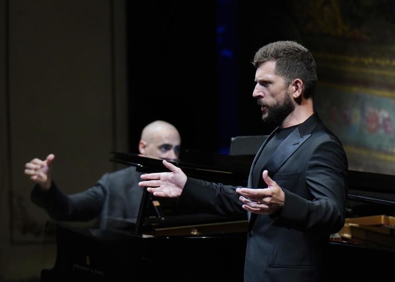MadrigalPiano's tweet photo. Captured moments from our #Recital at the @Rof_Pesaro 🎶✨
An unforgettable joy to perform again at the stunning #TeatroRossini in Pesaro.

#MarkoMimica #MarcosMadrigal #RossiniOperaFestival #OnStage #PianistLife 🎹❤️ https://t.co/la1U84cfnW