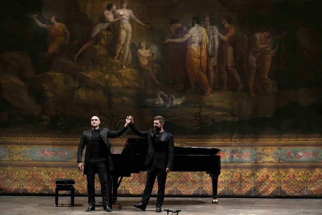 MadrigalPiano's tweet photo. Captured moments from our #Recital at the @Rof_Pesaro 🎶✨
An unforgettable joy to perform again at the stunning #TeatroRossini in Pesaro.

#MarkoMimica #MarcosMadrigal #RossiniOperaFestival #OnStage #PianistLife 🎹❤️ https://t.co/la1U84cfnW