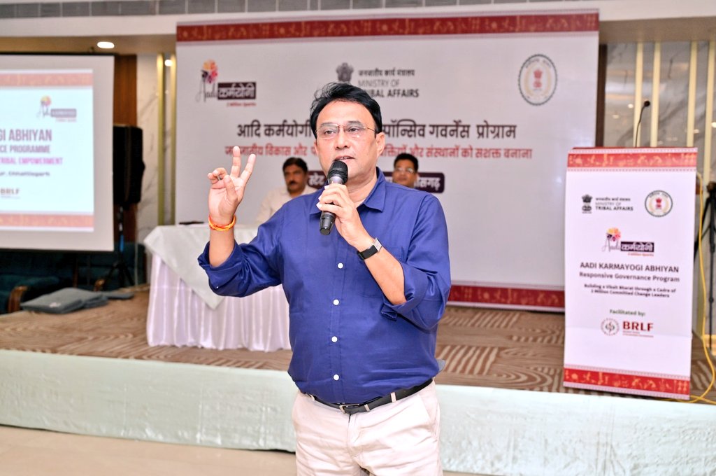TribalCgGov's tweet photo. @ChhattisgarhCMO
@narendramodi
@PMOIndia
@TribalAffairsIn
@jualoram
@DdUikey
@RamvicharNetam
@sonmonib5 
@PIB_India
आदि कर्मयोगी अभियान:रेस्पॉन्सिव गवर्नेंस प्रोग्राम अंतर्गत #सरगुजा एवं #बस्तर_संभाग के जिला मास्टर्स ट्रेनर्स का चार दिवसीय प्रशिक्षण सत्र का हुआ शुभारंभ .. https://t.co/F5jETygOGj