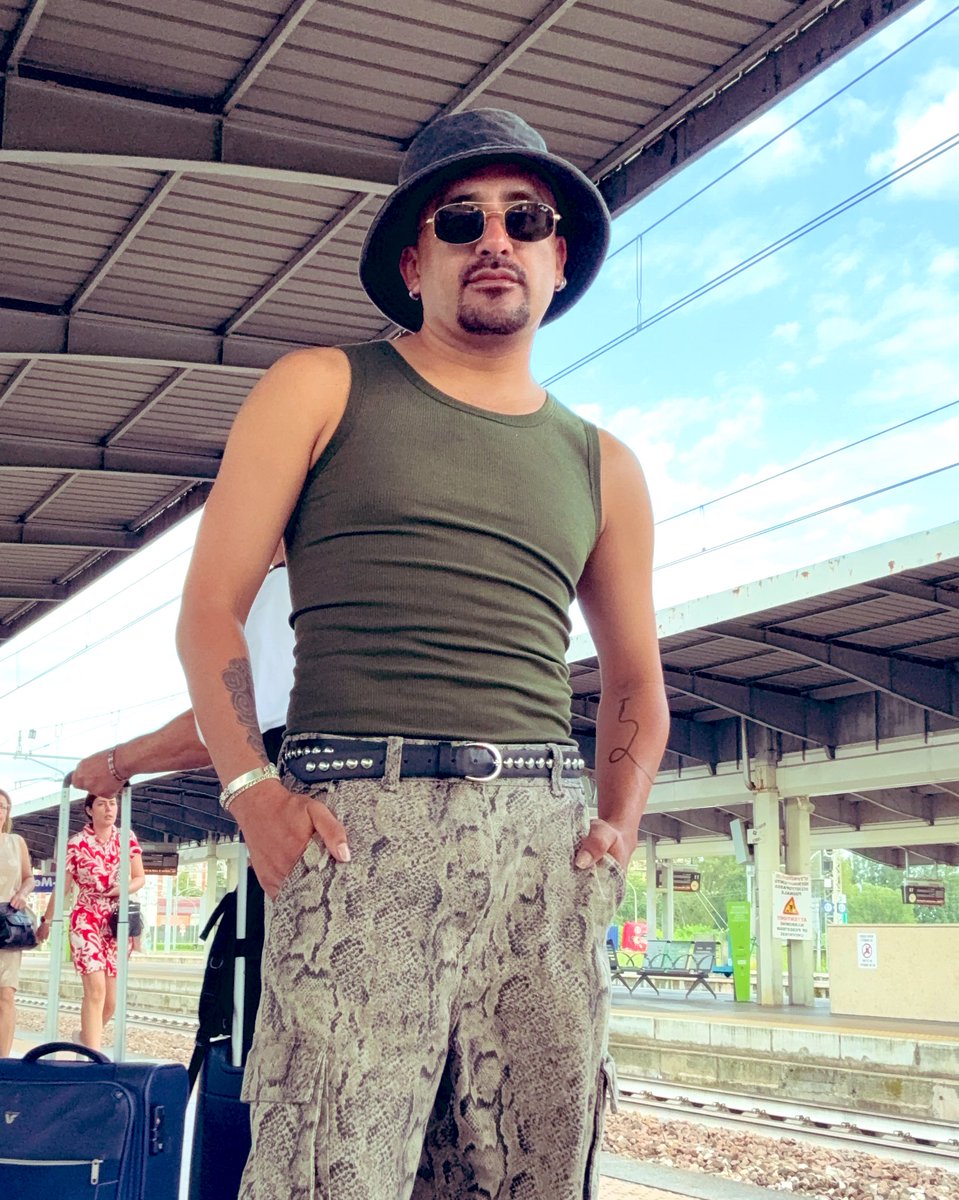 Ando jugando con mi barba y ahora apliqué la de Candadito 🫢🔒

Seré candado abierto o cerrado ? 🤔