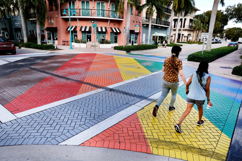 Florida gives Delray Beach deadline to eliminate LGBTQ+ pride intersection — or state will do the removal trib.al/U4QNBXC