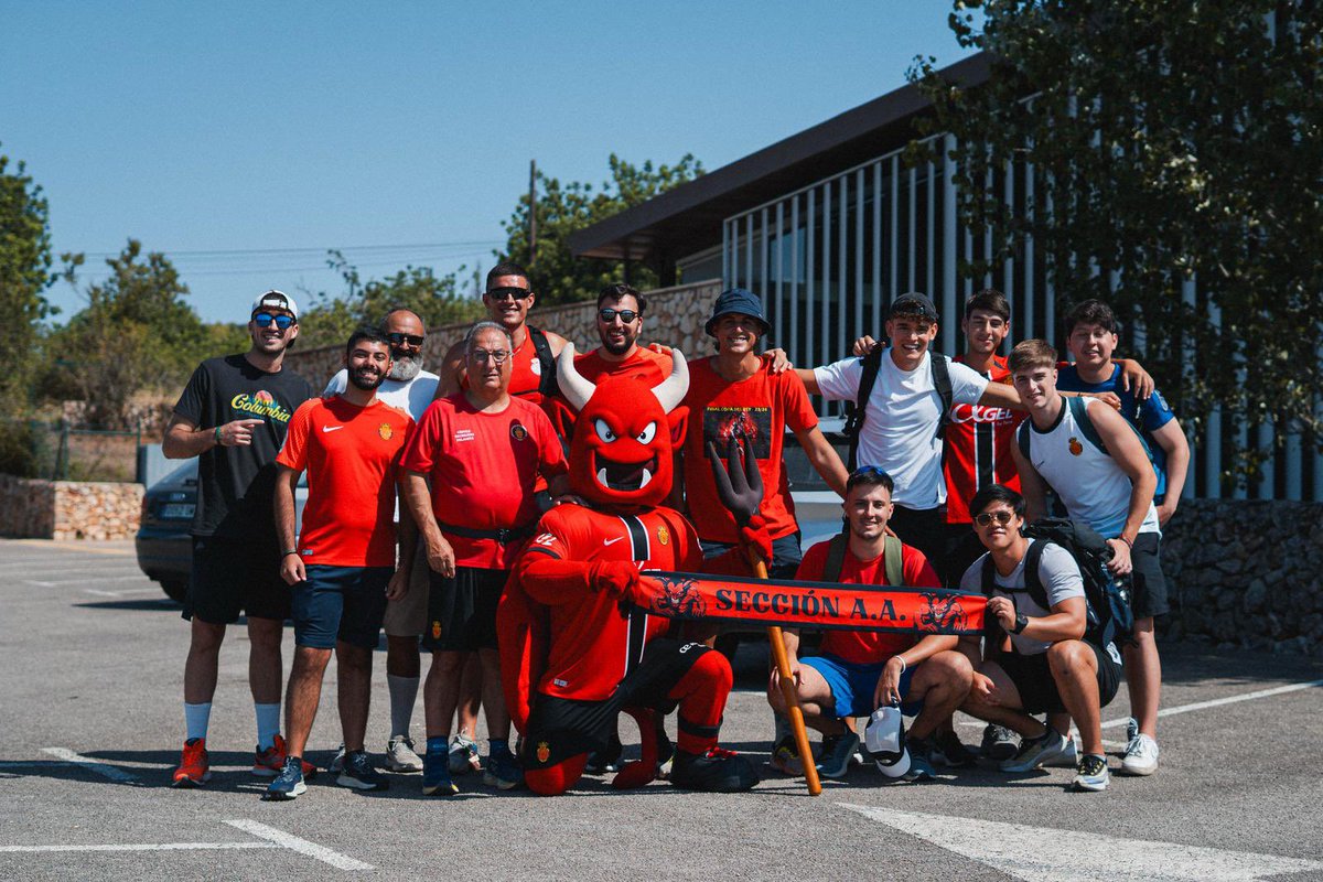 👺 𝐑𝐄𝐍𝐎𝐕𝐀𝐂𝐈𝐎𝐍𝐄𝐒 𝐘 𝐀𝐋𝐓𝐀𝐒 𝟐𝟓/𝟐𝟔

👉 A falta de la llegada de un extremo, llega nuestra campaña de abonados… 

🎉 𝐔́𝐧𝐢𝐜𝐚 𝐩𝐞𝐧̃𝐚 presente en todos los partidos de Liga, Copa y amistosos en la 24/25, ¡vamos a por más!

forms.gle/ryX6RmroZ29rUU…