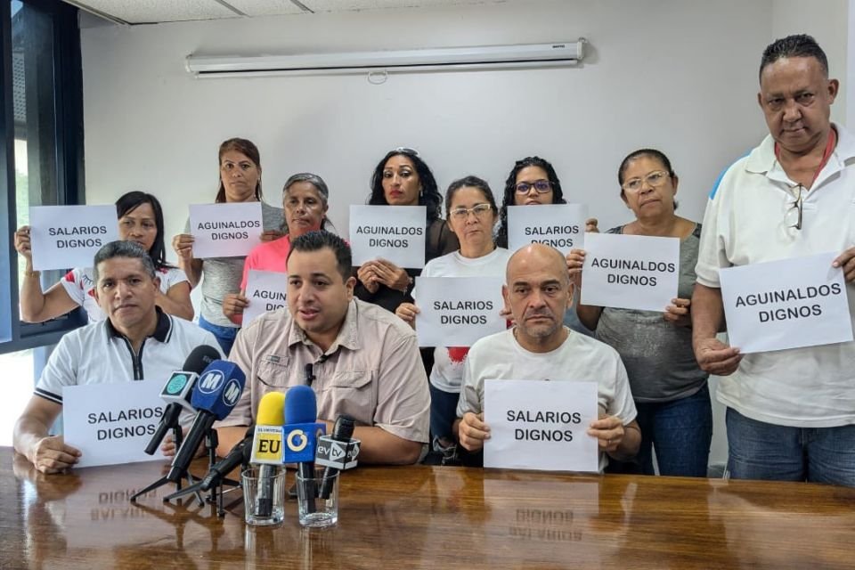 #Opinión | ¿De qué sirve un sindicato si no te defiende? En Venezuela, muchos dejaron de creer porque vieron dirigentes eternizados y salarios miserables. Pero ojo: el sindicalismo de verdad no ha muerto. Y aquí <a href="/maurozam10/">Mauro Zambrano</a> te cuenta por qué importa. ⬇️🧵