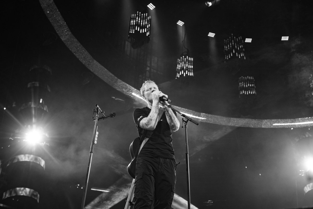 edsheeran's tweet image. Wroclaw, you rock! 🩷
📸 @MarkSurridge