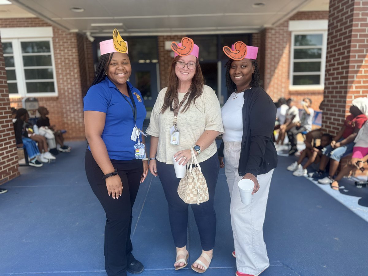 school_moore's tweet photo. ๐ถ ๐ปMoore Beats Spotlight! Our 2nd graders are ๐ณ๐ฐ๐ค๐ฌ๐ช๐ฏ' the โshrโ blend in OG! ๐ฆ Check out their ๐๐จ๐๐ค๐ ๐๐ shrimp hatsโlearning has never looked this ๐ฒ๐พ๐พ๐ป! ๐ถ๐ป#SoundtrackToSuccess #MooreBeats https://t.co/G2uOryDXup