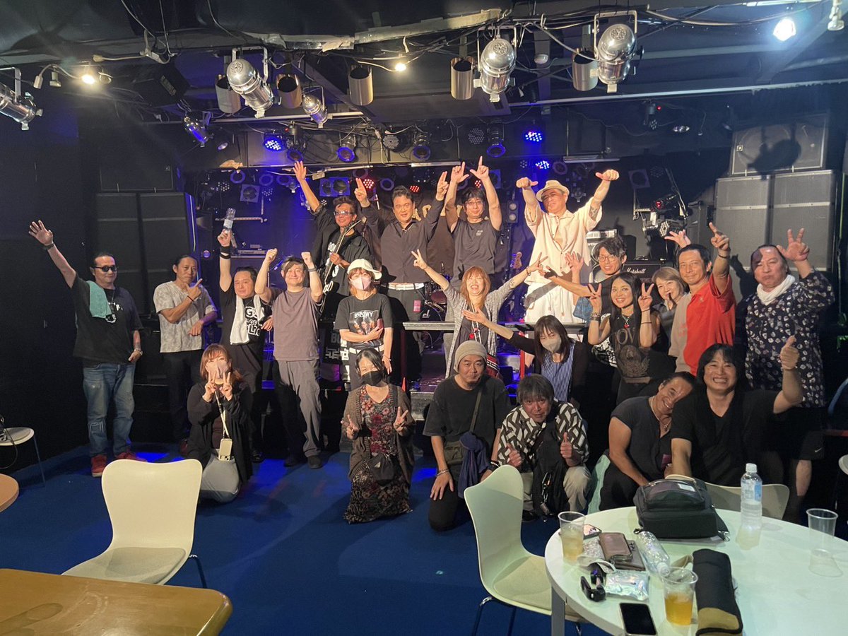 RocksJumping's tweet photo. 8/17(日)群馬太田エモーションさんでサマーロックフェスに���演させて頂きました❣️
相変わらずとっても楽しかったです〜
初めて演ったVooDoo Childとインストも気持ち良かったなあ
9/6（土）も楽しみです〜
#thejumpingrocks #群馬太田エモーション　#群馬県　#群馬　#太田市　#エモーション　#emotion https://t.co/7QtLNVF58r